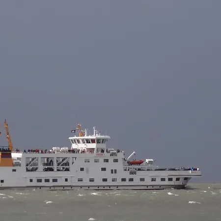 Achterhuus דירה *